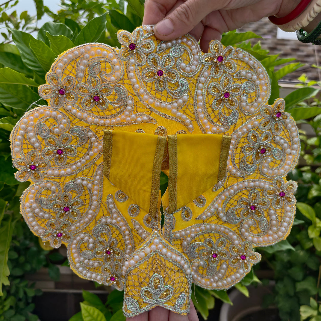 Pitambari Pushp Poshak